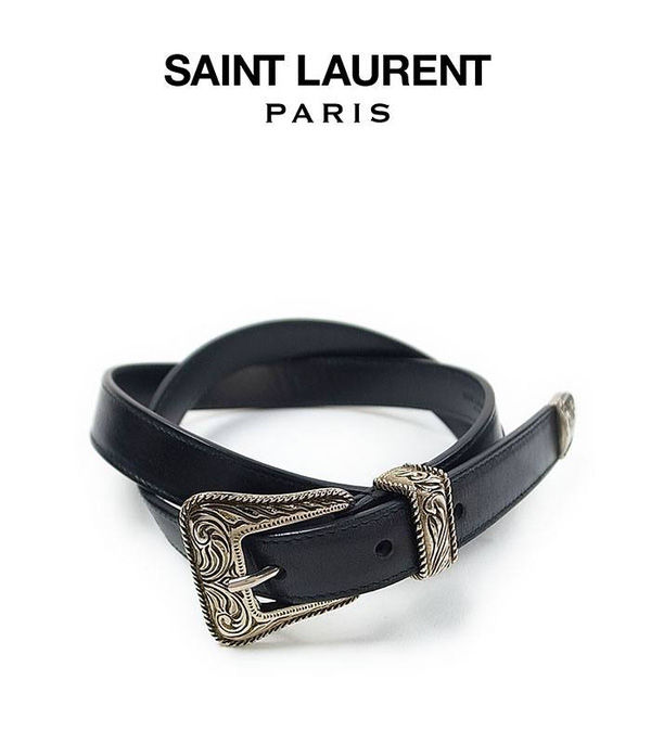 Kèm theo chiếc thắt lưng Saint Laurent có giá 450$ (10 triệu đồng).