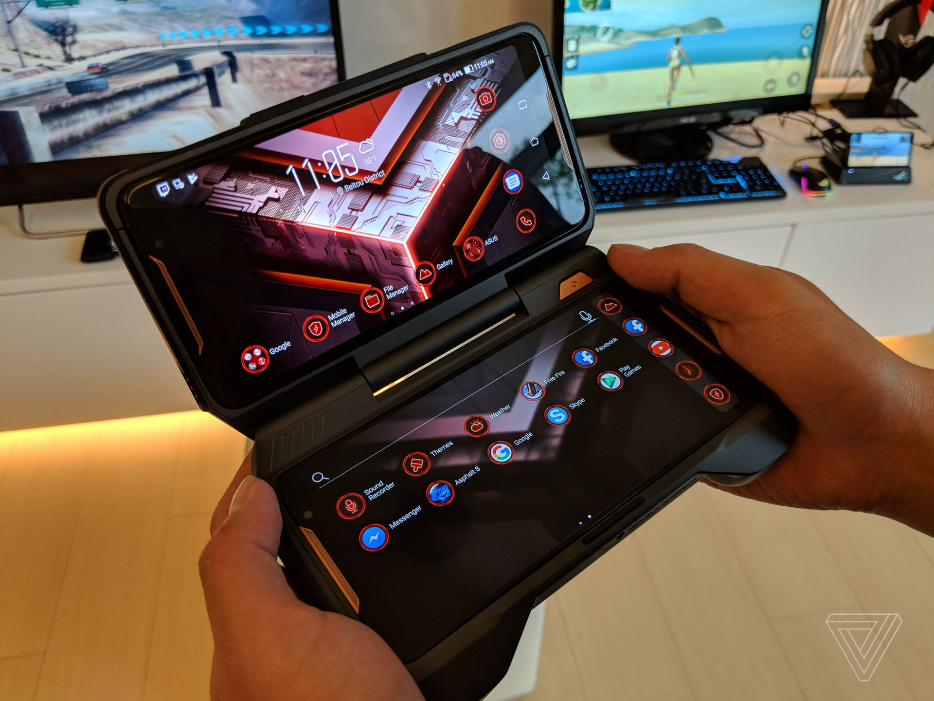 TwinView Dock biến ROG Phone thành 2 màn hình chơi game.