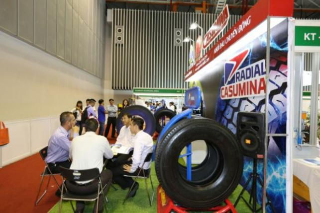 Rubber and Tyre Vietnam 2018 thu hút gần 100 doanh nghiệp từ gần 200 quốc gia trên thế giới.