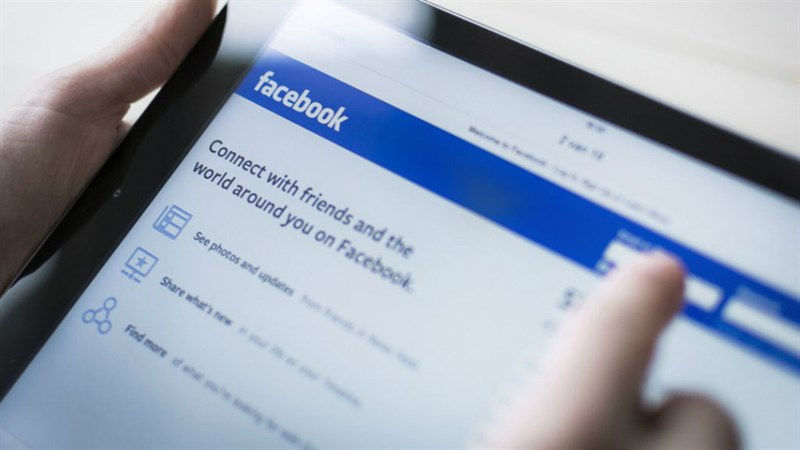 Một lỗ hổng mới trên Facebook vừa bị phát hiện, khiến hàng chục triệu status bị chuyển sang chế độ công khai. Ảnh minh họa
