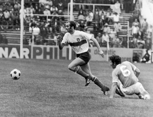Quả bóng Adidas Telstar tại World Cup 1970 rất dễ quan sát trên ti vi đen trắng.