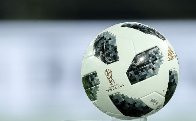World Cup 2018 với quả bóng Adidas Telstar 18 có gắn chip NFC