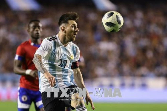 Các tù nhân tuyệt thực nếu không được xem Lionel Messi thi đấu tại World Cup 2018. Ảnh: EPA/TTXVN.