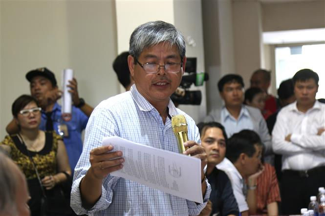 Phó Chủ tịch UBND quận 8 Lê Quỳnh Đài phát biểu tại buổi công bố kết quả kiểm định chất lượng chung cư Carina Plaza sau vụ cháy. Ảnh: Trần Xuân Tình - TTXVN