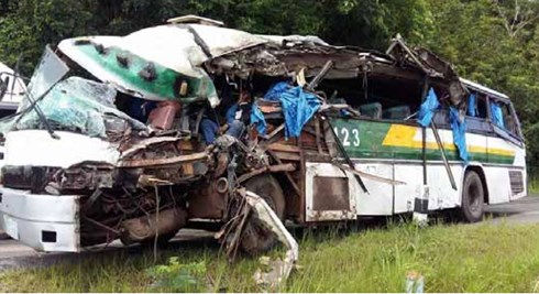 Hiện trường một vụ tai nạn giao thông ở Lào. Ảnh minh họa: laotiantimes.
