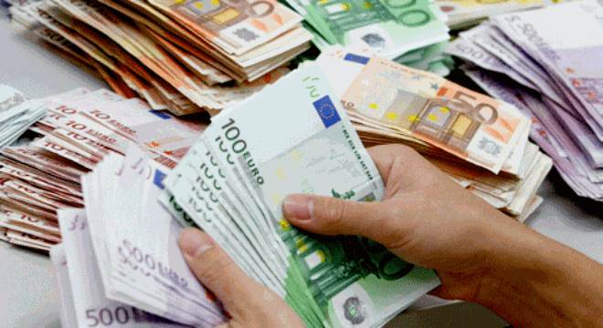   Tỷ giá USD/VND tại nhiều ngân hàng đã sát mức 23.000 đồng/USD.  