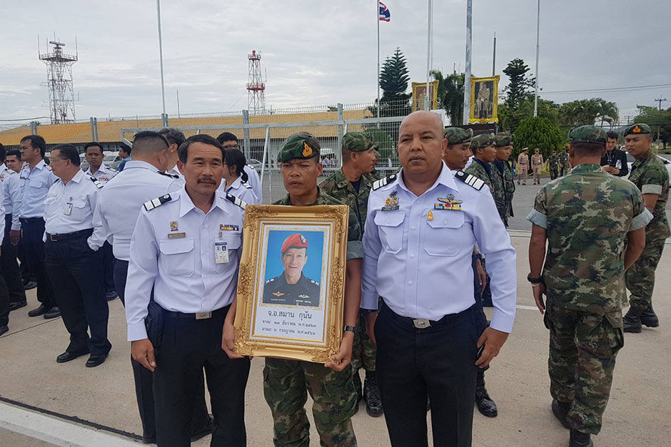 Hình ảnh anh  Samarn Kunun xuất hiện trang trọng tại căn cứ Hải quân Thái Lan.