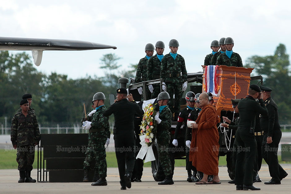 Samarn Kunun mất đi trong sự thương tiếc của các đồng đội và người dân Thái Lan.