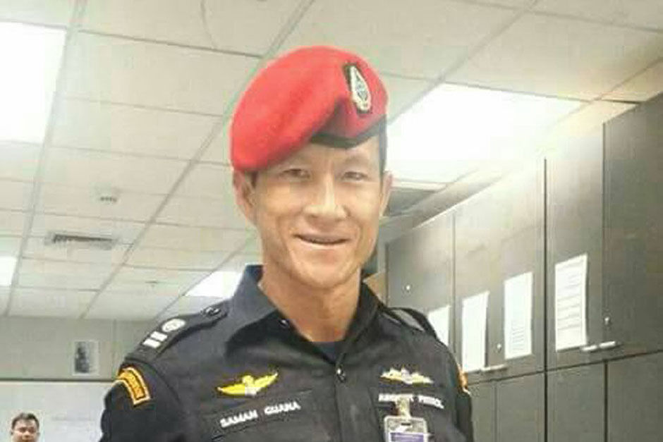  Anh Samarn Kunun trong trang phục Hải quân.