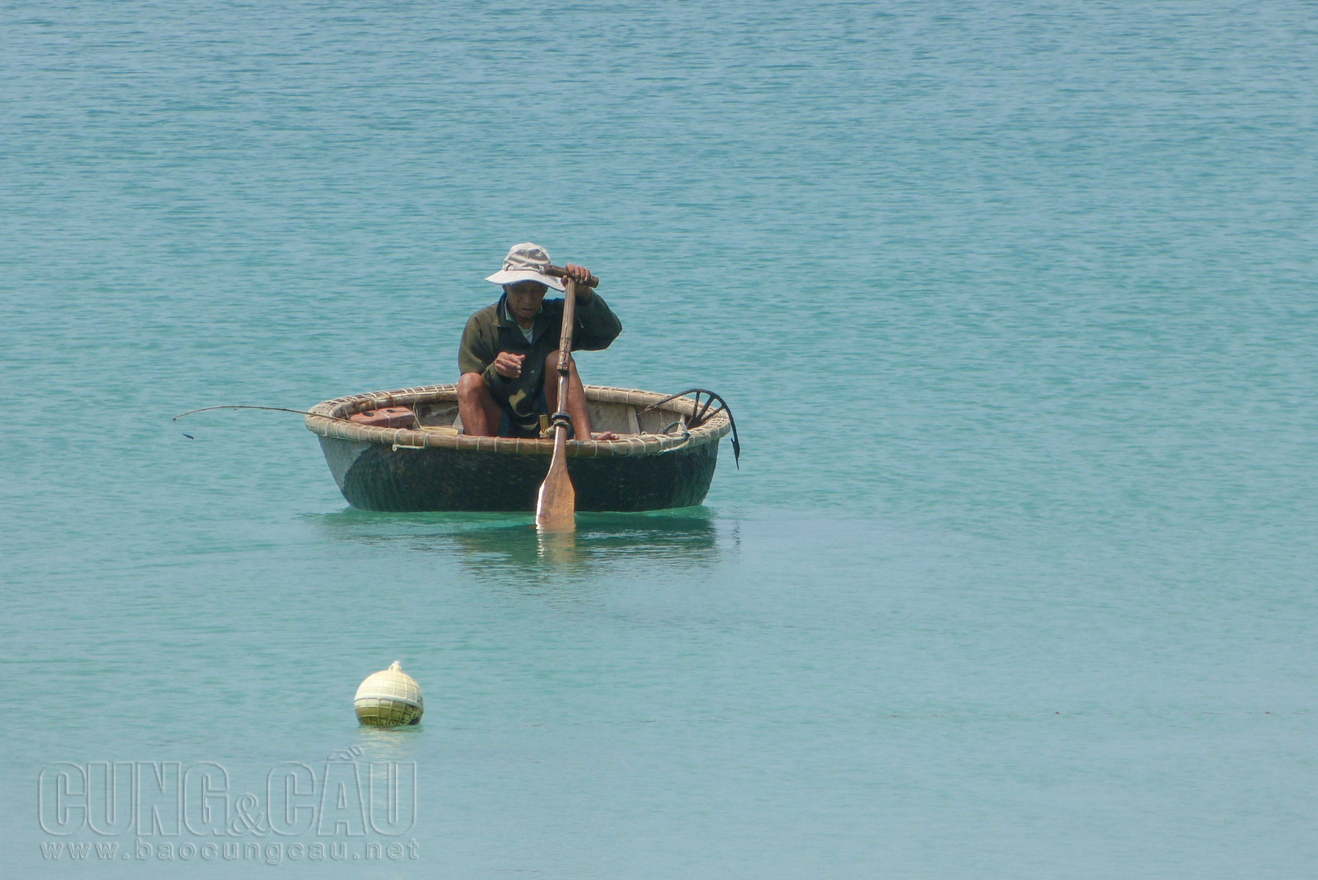 Người dân Nam Du sinh sống chủ yếu bằng nghề đánh bắt hải sản.