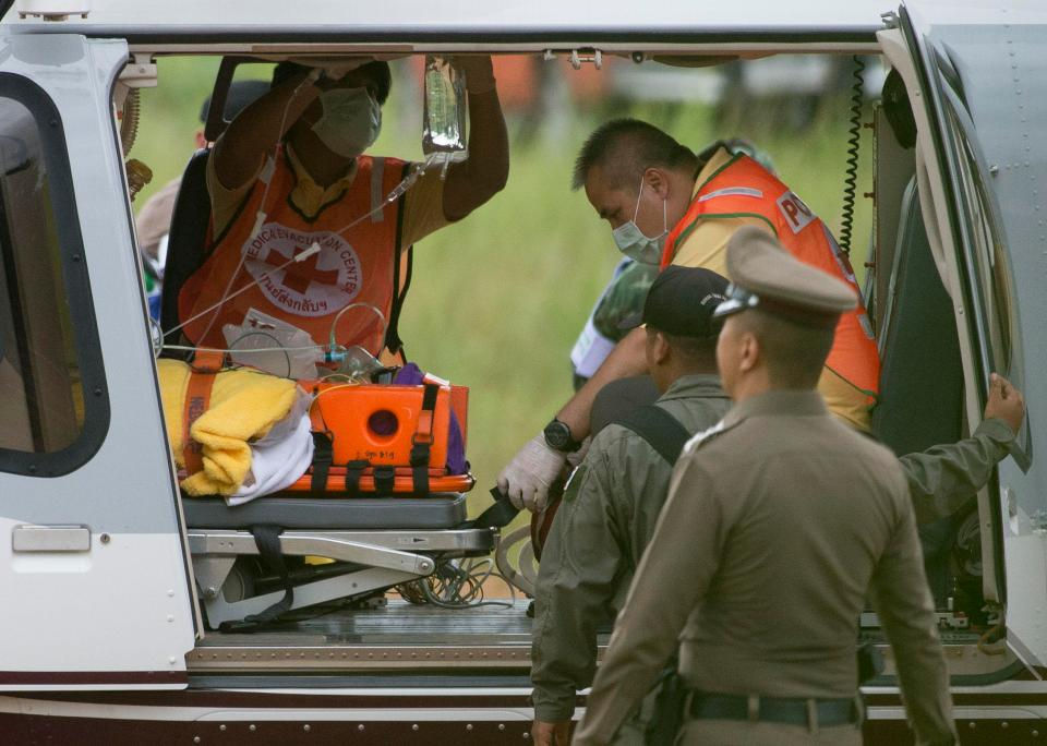 Tất cả 13 thành viên đội bóng mất tích trong hang động ở Thái Lan đã ra ngoài an toàn