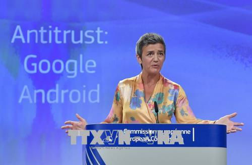 Ủy viên châu Âu phụ trách vấn đề cạnh tranh Margrethe Vestager phát biểu tại cuộc họp báo ở Brussels, Bỉ ngày 18/7. Ảnh: AFP/TTXVN