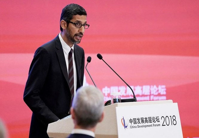 CEO Sundar Pichai phát biểu trong phiên họp thường niên Diễn Đàn Phát Triển Trung Quốc (CDF) 2018 tại Bắc Kinh. (Ảnh Reuters)   