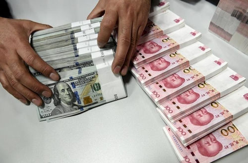   Giá đồng USD tăng, CNY xuống đáy 15 tháng.  
