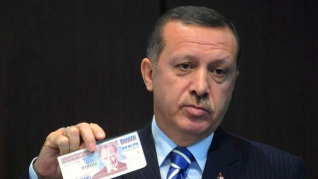 Dù đồng Lira rơi thẳng đứng, Tổng thống Recep Tayyip Erdogan vẫn tỏ ra cứng rắn.