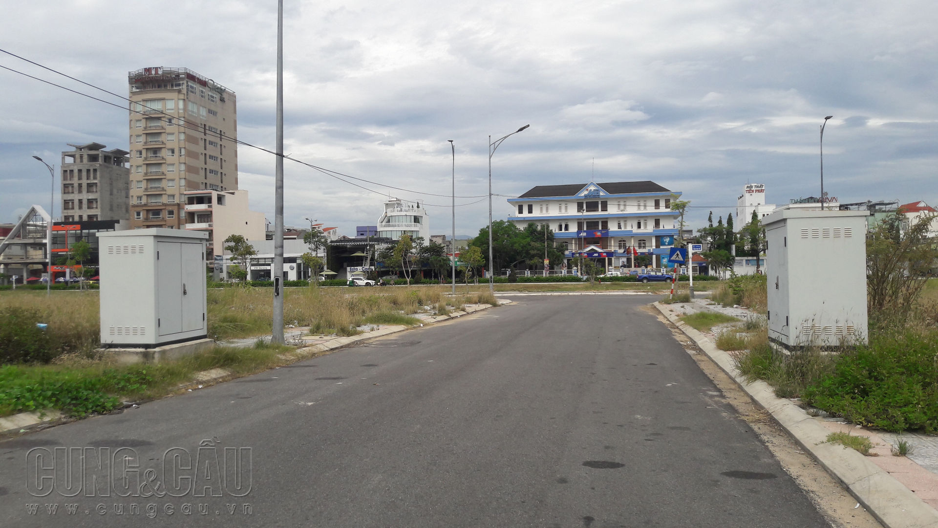  Hệ thống điện cung cấp cho dự án này mới chỉ là cái vỏ, chưa được chủ đầu tư triển khai. 