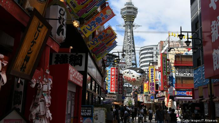 Nằm giữa lằn ranh giữa truyền thống và hiện đại, Osaka là 1 trong 2 thành phố của Nhật Bản được xếp vào danh sách 10  thành phố đáng sống nhất thế giới năm 2018. 