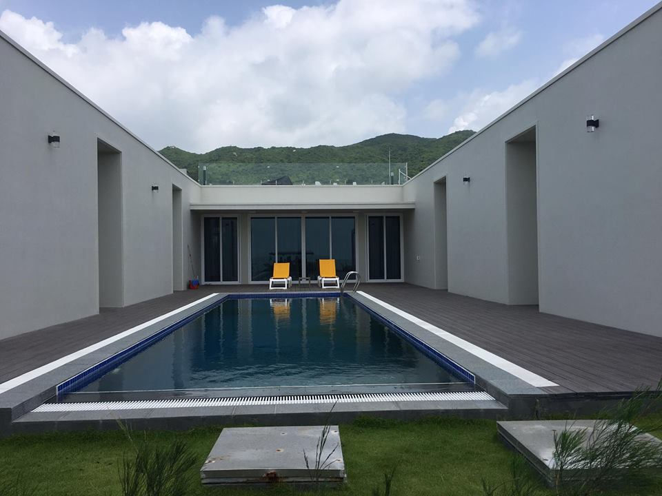 Những căn villa triệu USD ở dự án Oceanami có vị trí đắc địa khi lưng tựa núi, mặt hướng biển.