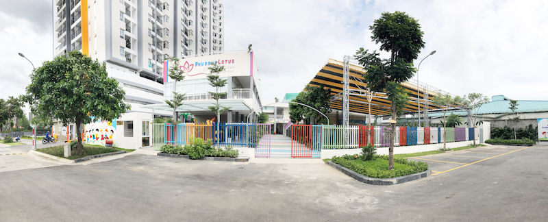 Trường Phú Đông Lotus Kingdergarten nằm ngày trong khu dân cư do Phú Đông Group đầu tư.