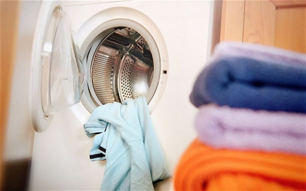 Người dùng nên cân nhắc số lượng đồ cần giặt thích hợp vừa tiết kiệm điện vừa kéo dài tuổi thọ máy.