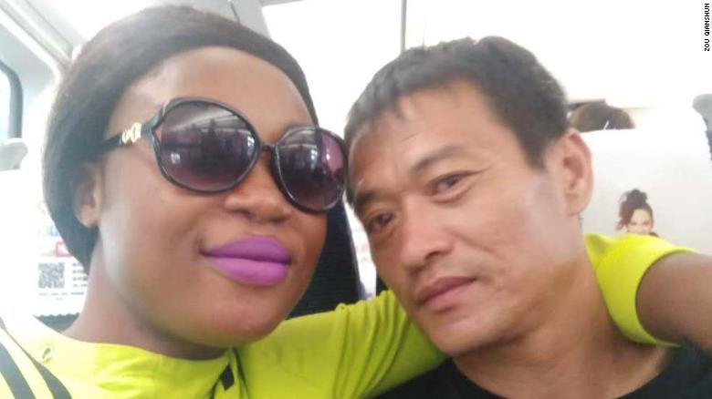 Sandra Made và Zou Qianshun nói rằng họ là một trong năm cặp vợ chồng người Mỹ gốc Phi ở thị trấn của tỉnh Liêu Ninh, Trung Quốc.