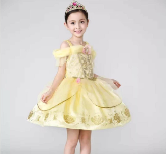 Công chúa BELLE là một trong những công chúa nhân hậu, hiền từ xinh đẹp nổi tiếng trong thế giới cổ tích của các con. Bé yêu sẽ rất vui thích nếu được khoát lên mình chiếc váy xinh đẹp này.