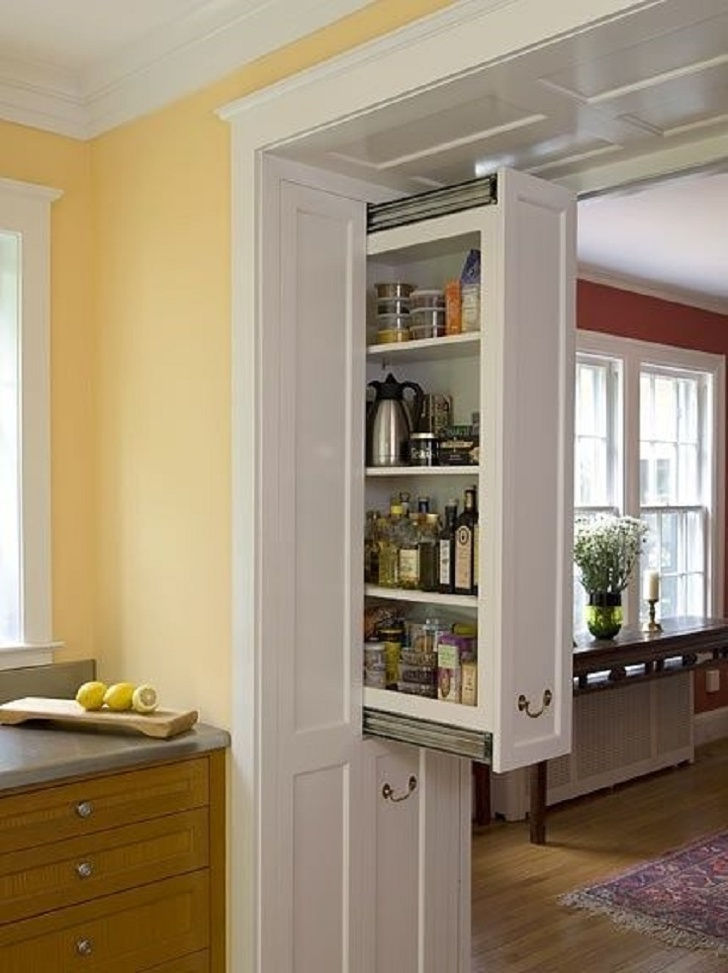 Giải pháp # 4: Các chiếc tủ kéo trong nhà bếp nhỏ: Một chiếc tủ kéo có thể thực sự đầy bất ngờ. Đó là một cách hoàn hảo để tận dụng lợi thế của không gian trống: ngăn kéo có thể kéo theo chiều thẳng đứng là hoàn hảo để cất giữ và lưu trữ các vật dụng nhỏ.