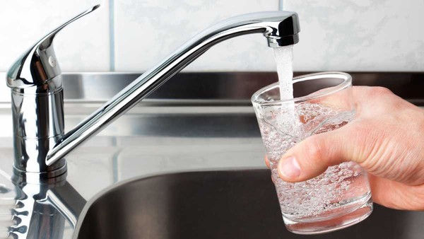 Uống nước không đúng cách sẽ có hại cho sức khoẻ
