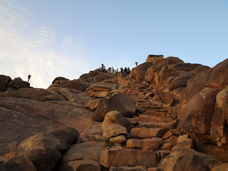 Đây là núi Moses huyền thoại ở phía nam bán đảo Sinai ở Ai Cập. 