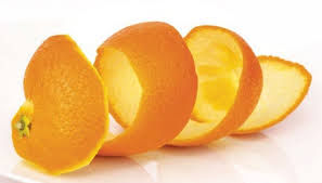   Hãy tận dụng những vỏ cam, chanh, quýt mà bạn dùng hàng ngày để khử mùi hôi.  