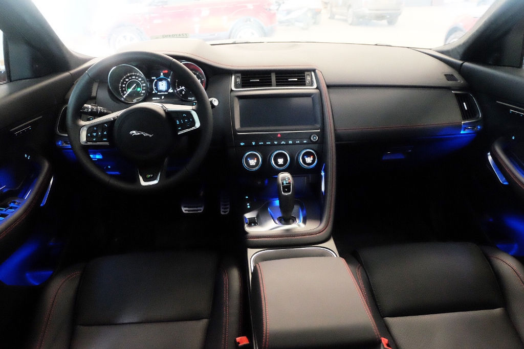 Jaguar E-Pace đã lộ diện tại Việt Nam, chờ ngày ra mắt