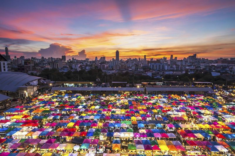   Một cái nhìn toàn cảnh về thị trường ở Bangkok. Nguồn: Asia Transpacific Journeys  