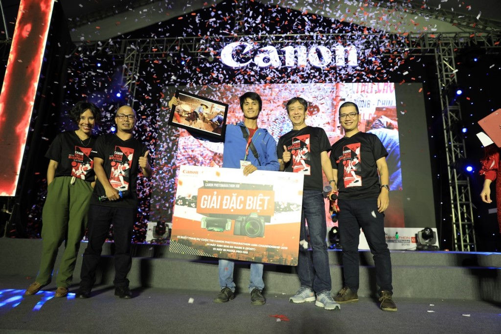 Giải đặc biệt của Canon PhotoMarathon 2018 khu vực Hà Nội, góc trên bên phải là 