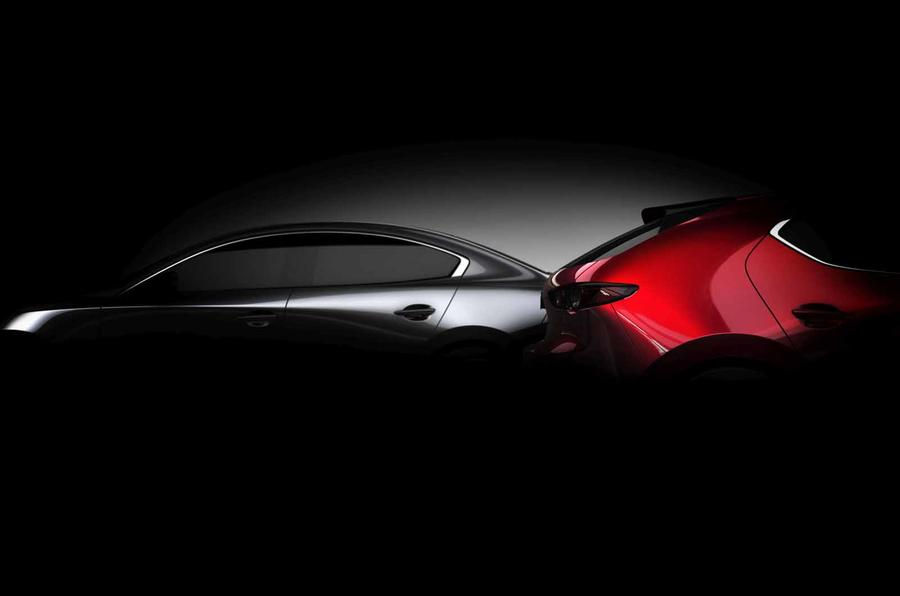 Hình ảnh teaser cho thấy Mazda3 hoàn toàn mới vẫn có cả dáng sedan lẫn hatchback.