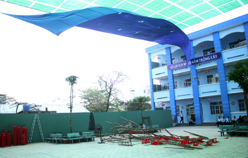   Hiện trường tại Trường tiểu học Huỳnh Văn Bánh ở Bình Chánh.  