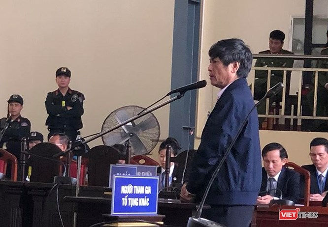  Bị cáo Nguyễn Thanh Hóa trong phiên xét xử sáng nay (23/11).