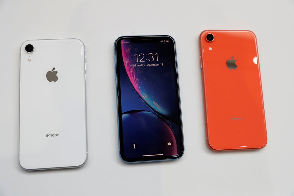 iPhone XR hấp dẫn vì giá rẻ, nhưng iPhone XS có đến 9 lý do nên mua hơn