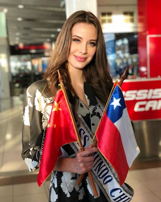 Hoa hậu Chile Anahi Hormazabal 20 tuổi là sinh viên ngành kỹ sư, sở hữu chiều cao 1m75, cô gái 20 tuổi là sinh viên ngành kỹ sư.