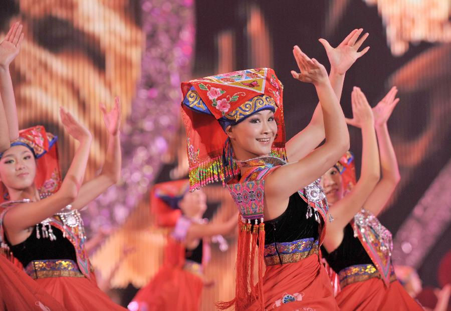 Trình diễn những câu chuyện dân gian, dân ca và nét đẹp truyền thống dân tộc Choang tỉnh Quảng Tây