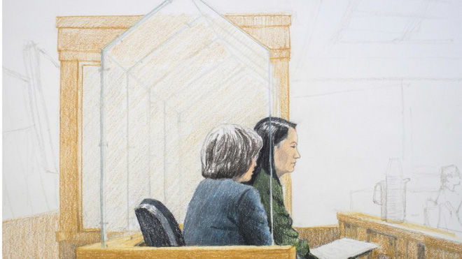   Bức vẽ phác họa Bà Mạnh Vãn Chu ngồi cùng phiên dịch viên tại phiên tòa ở Vancouver ngày 7/12/2018. Ảnh: AP/Jane Wolsak  