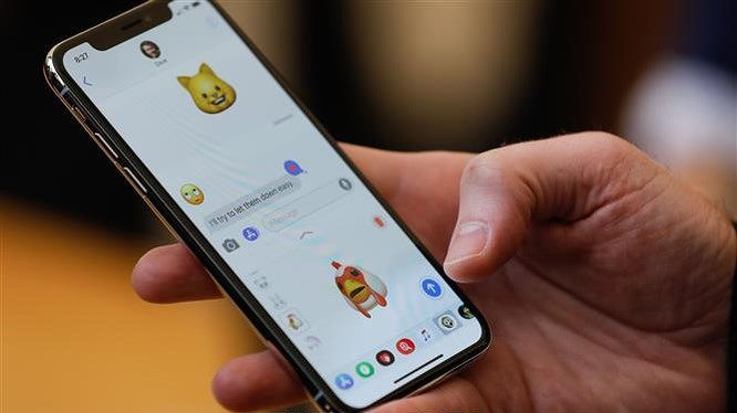 Một chiếc smartphone có thể giúp phát hiện ung thư. Ảnh: AFP/TTXVN