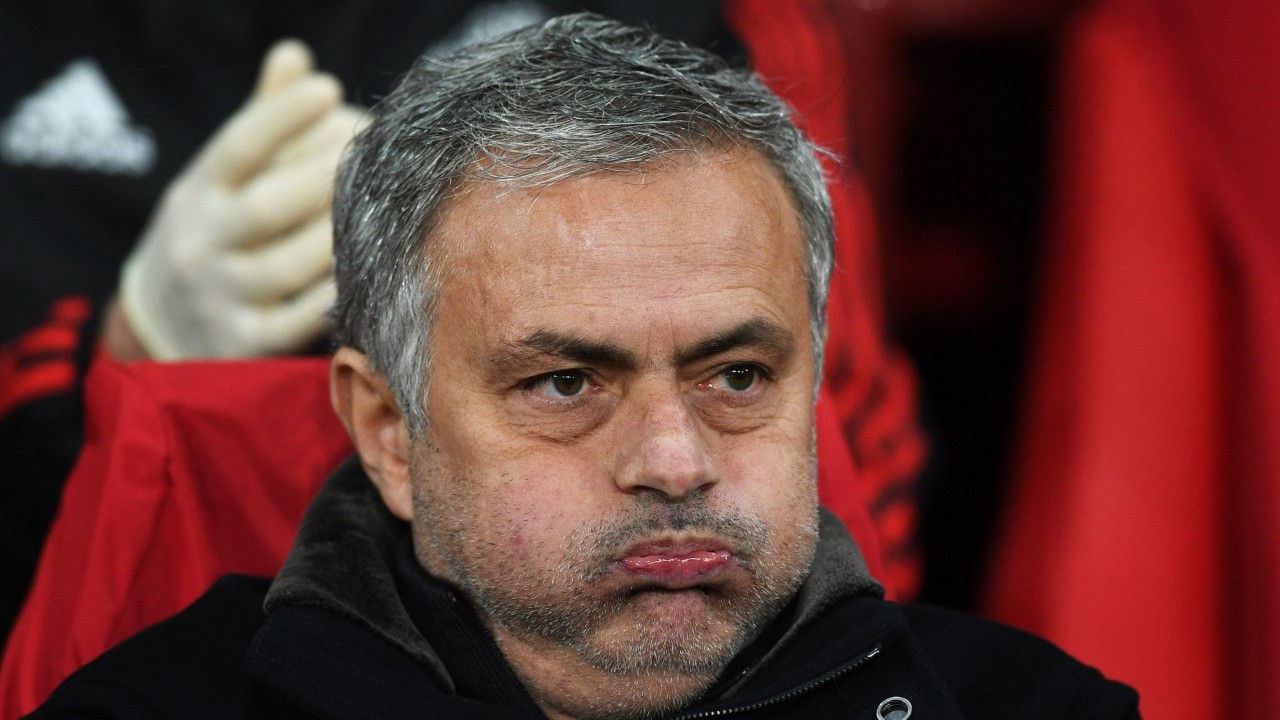 Manchester United sa thải HLV Jose Mourinho sau chuỗi thành tích bết bát