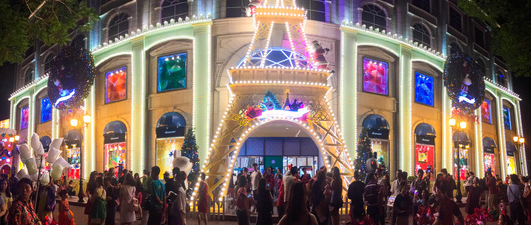 Người Sài Gòn đón Noel sơm tại Diamond Plaza (Ảnh sưu tầm)