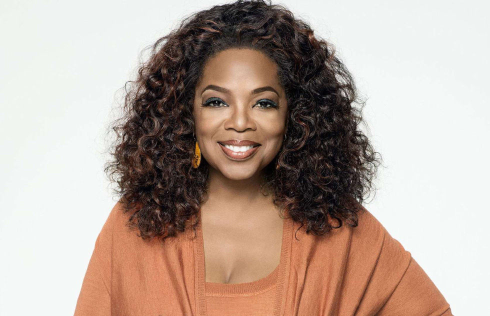   Oprah Gail Winfrey sinh năm 1954. Nghề nghiệp: Người dẫn chương trình truyền hình. Số tài sản của nữ hoàng truyền hình người Mỹ tăng lên nhanh chóng sau khi bà mua cổ phần của công ty Weight Watchers.  