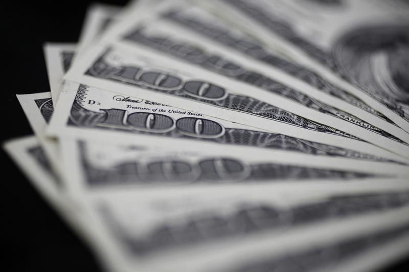 Tỷ giá ngoại tệ ngày 24/12: USD đứng trước sức ép đóng cửa của Chính phủ Mỹ