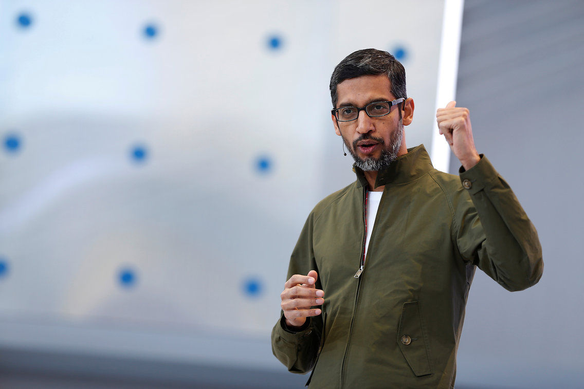 CEO Google Sundar Pichai giới thiệu một tính năng hoàn toàn mới mang tên Duplex mà người dùng có thể hỏi Google Assistant để gọi cho các đơn vị kinh doanh thay cho bạn và tính năng thông minh nhân tạo (AI) của Google sẽ đặt lịch hẹn cho bạn. Điều này hoàn toàn có thật.