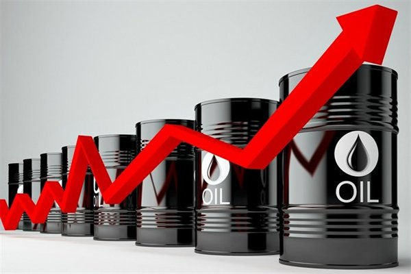 Giá dầu thế giới tăng khoảng 8%, biến động mạnh nhất trong 2 năm qua