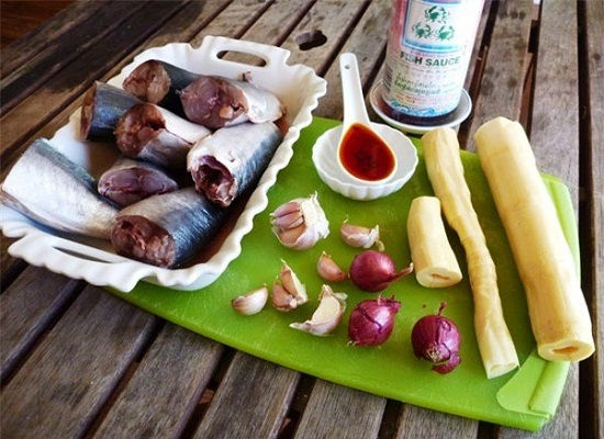 cá-nục-kho-măng-nguyên-liệu