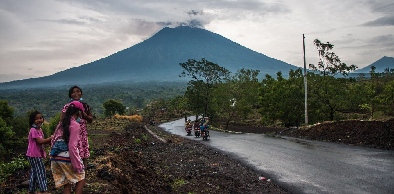 Núi lửa Agung trên đảo Bali, Indonesia lại phun trào