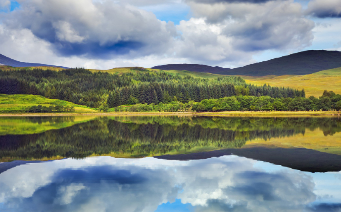 Và cuối cùng, điể đến đẹp nhất thế giới được tiết lộ: Scotland. Ai có thể phủ nhận rằng những bãi biển hoang sơ, những vũng nước sâu và lâu đài ở nơi hiểm trở là một trong những điểm tham quan tuyệt vời và đẹp nhất trên thế giới này?